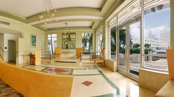 CrestHotel