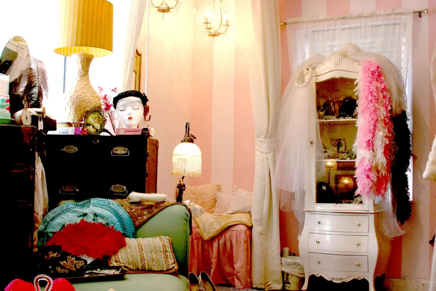 LA Boudoir - Miami Vintage and consignment shops