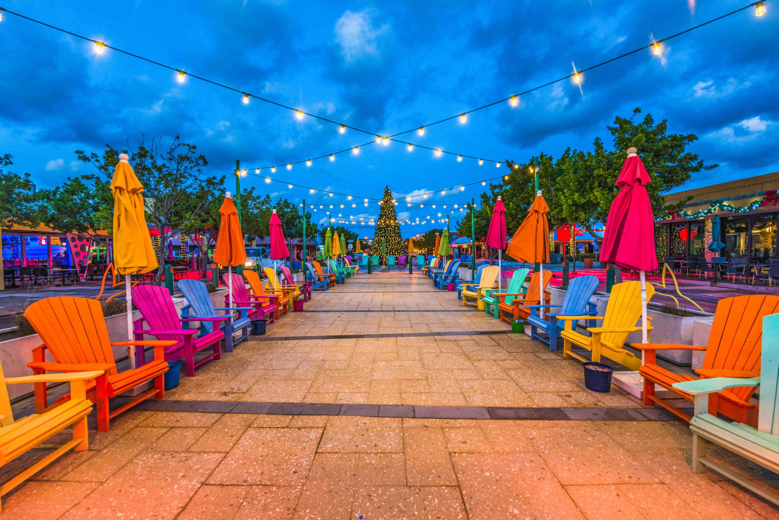 Free outdoor music and dancing in Lauderdale-by-the-Sea