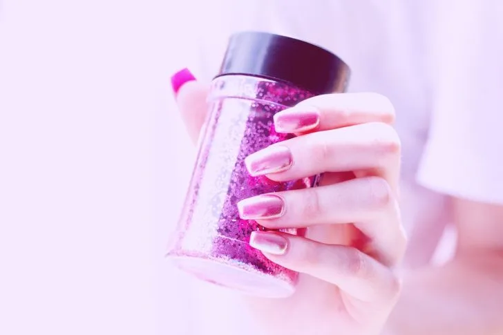gel manicure | photo by Sharon McCutcheon on Unsplash