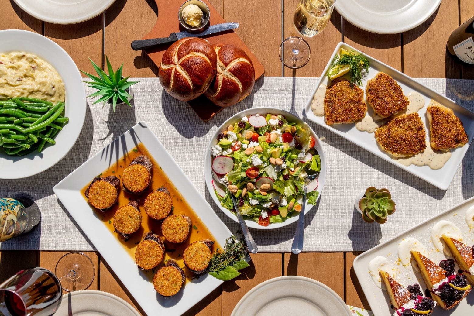 Happy Hour Deals at Dania Pointe South Florida on the Cheap