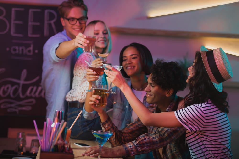 Play trivia at restaurants, bars & other venues in Broward
