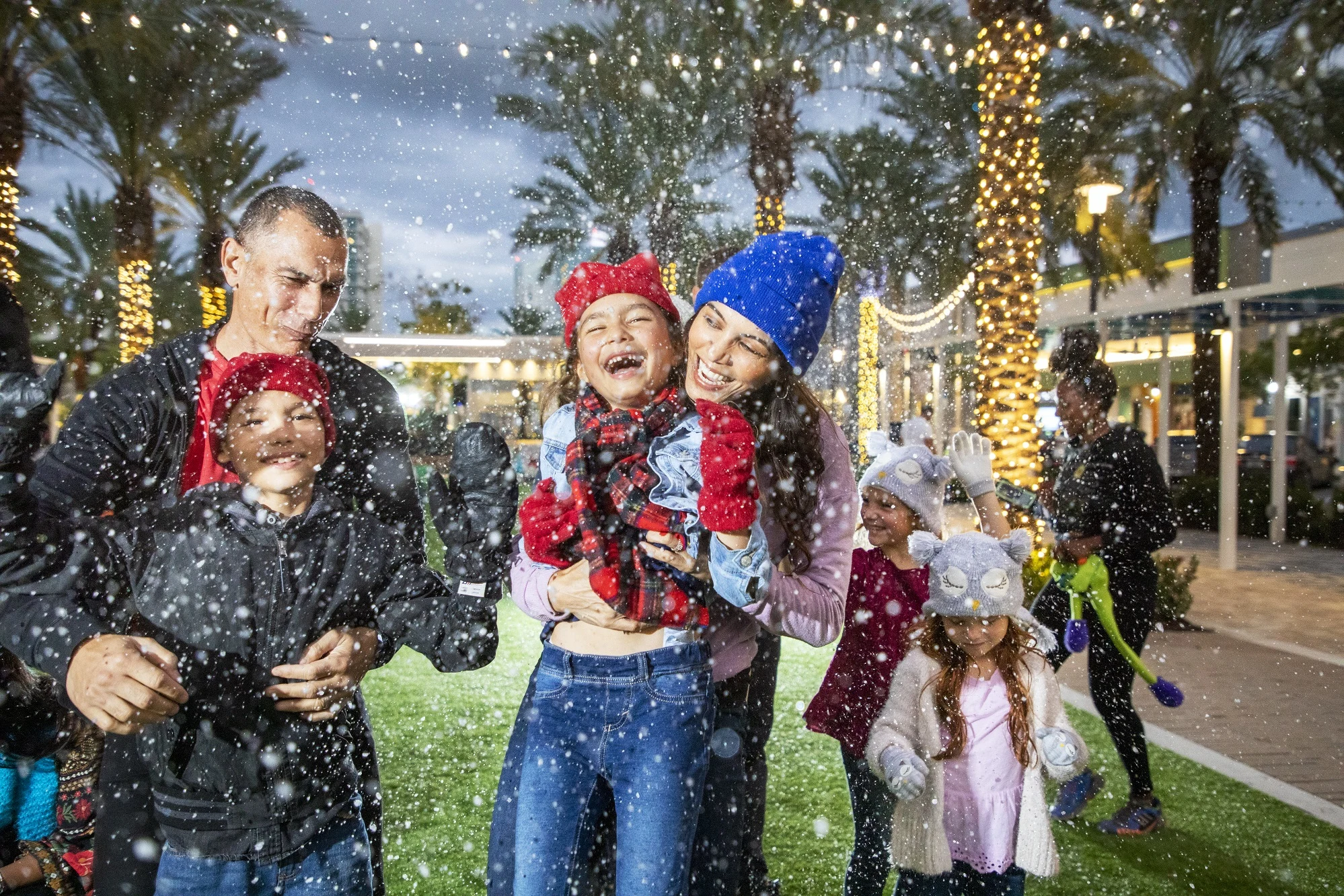 Snow flurries, snowmen and free photo ops at Dania Pointe
