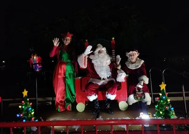 Santa Claus parade kicks off holidays at The Gardens Mall - Palm Beach  Florida Weekly