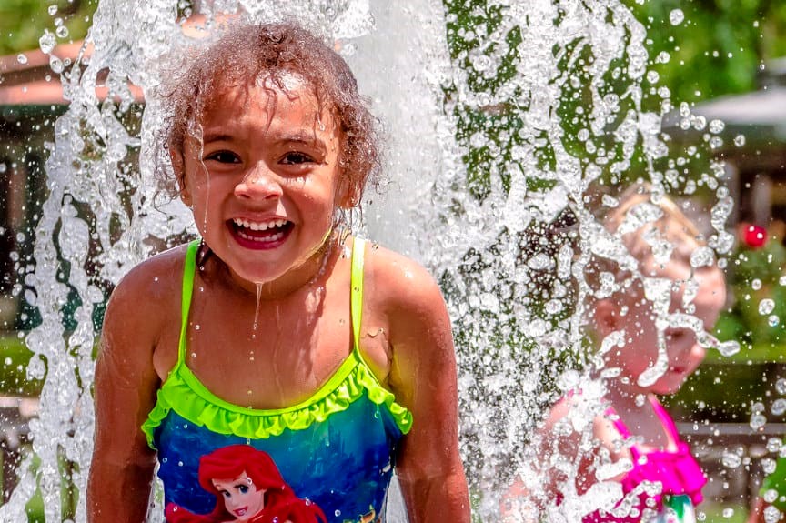 water-fountain-girl-kid-splash - South Florida on the Cheap