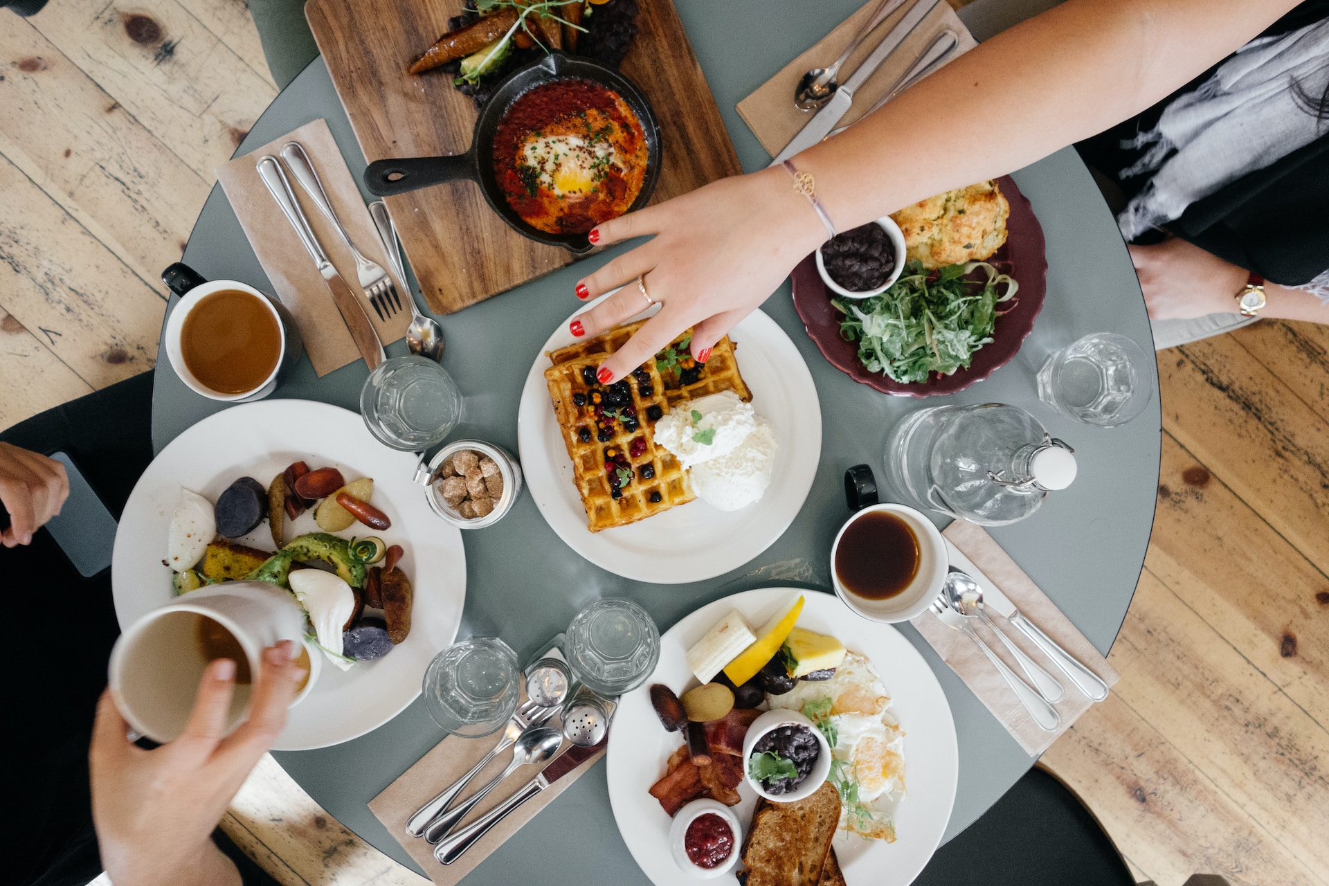 How to Save Money when Dining Out