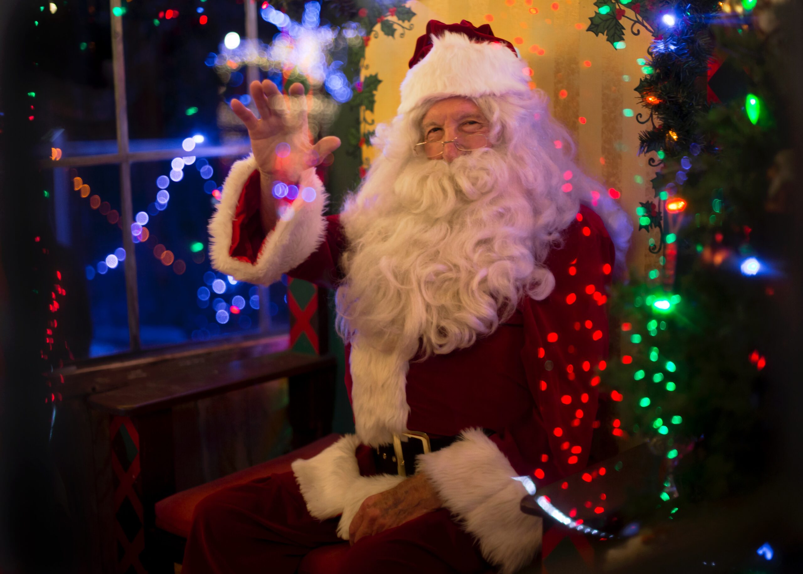 Tree lighting and holiday happenings at Dadeland Mall