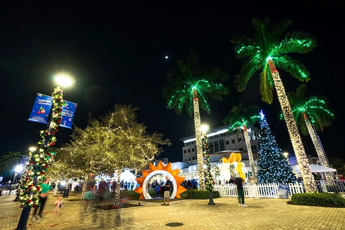 Dancing lights and festive displays in Coral Springs