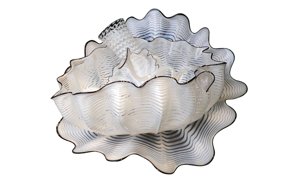 WMODA offers exhibits in decorative glass and pottery